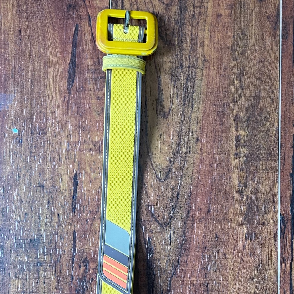 Woman’s Prada plastic with leather yellow belt - Picture 3 of 9